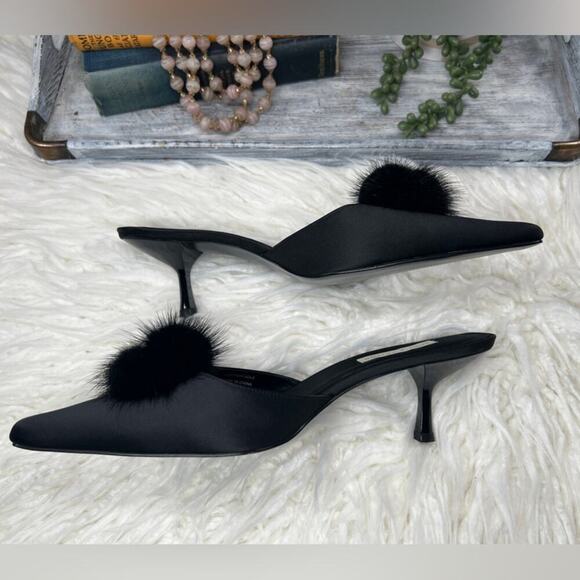 Lord & Taylor | Satin Kitten Heel with Chinchilla Fur | Black | Size 8.5 - Picture 4 of 11